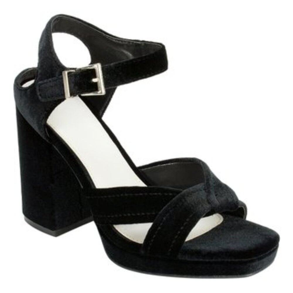 Seven Dials By White Mountain Black Poliana Sandals